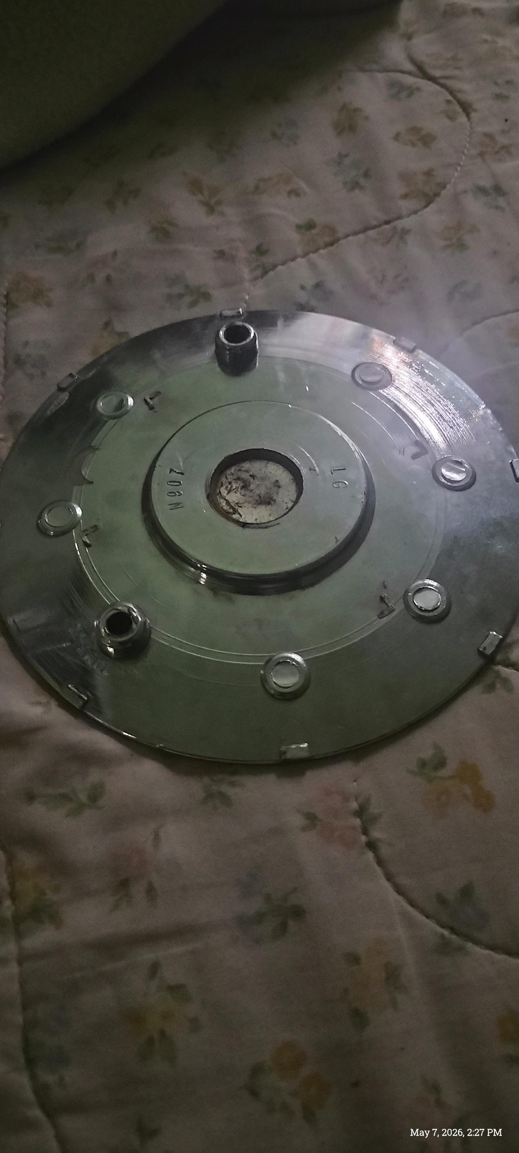 (4) Center caps